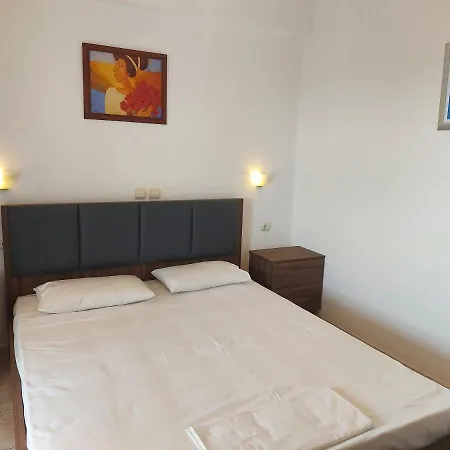 Apocalypsis Apartment