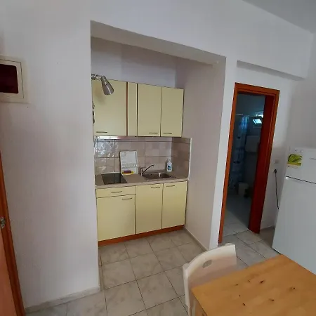 Apocalypsis Studios-apartments Apartament