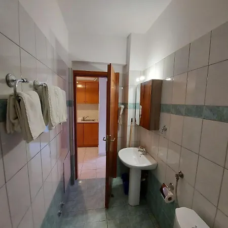 Apocalypsis Studios-apartments *