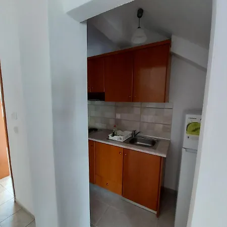 Apocalypsis Studios-apartments *