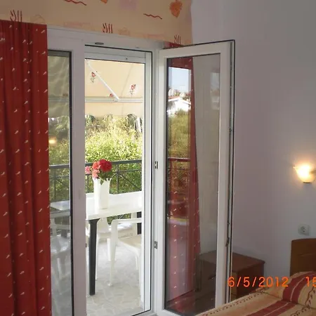 Apocalypsis Studios-apartments Apartament