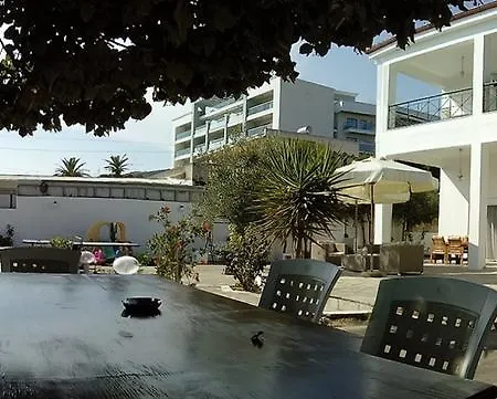 Apocalypsis Studios-apartments *