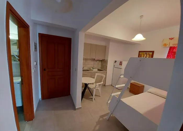 Daire Apocalypsis Studios-apartments *