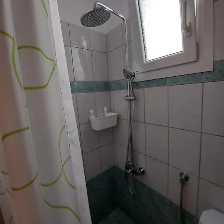 Apocalypsis Studios-apartments *