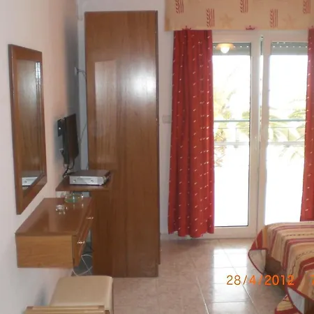 Apocalypsis Studios-apartments *